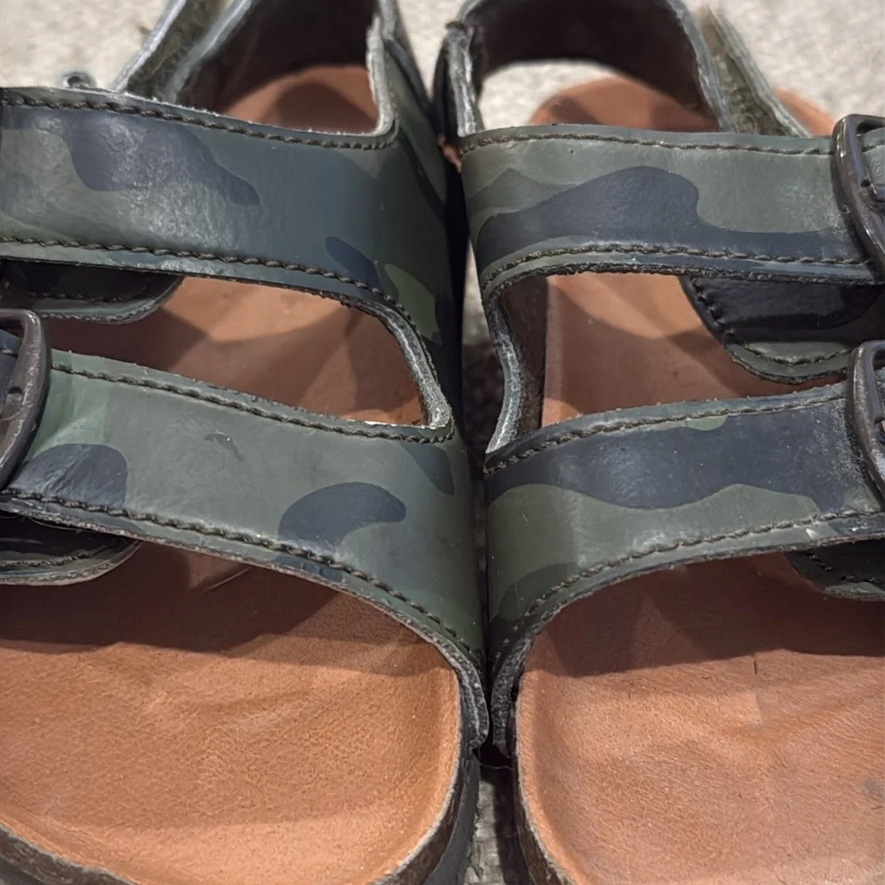 babyGap Baby Boy Green Camo Two Strap Velcro Walking Sandals Size 5 6